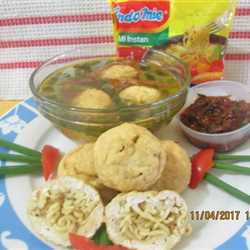 SUP BOLA-BOLA TAHU ISI INDOMIE